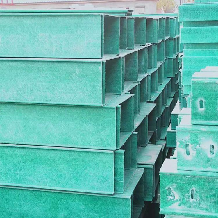 韶關(guān)市槽式梯式防腐玻璃鋼電纜橋架生產(chǎn)廠家批發(fā)價(jià)現(xiàn)貨